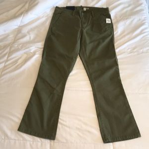 Gap size 2R Crop Kick pants